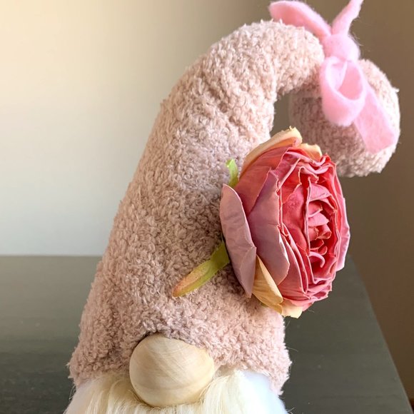 12 1/2" Lavender Flower or Pink Rose Spring Floral Wood Nose Plush Gnome New - Picture 8 of 12